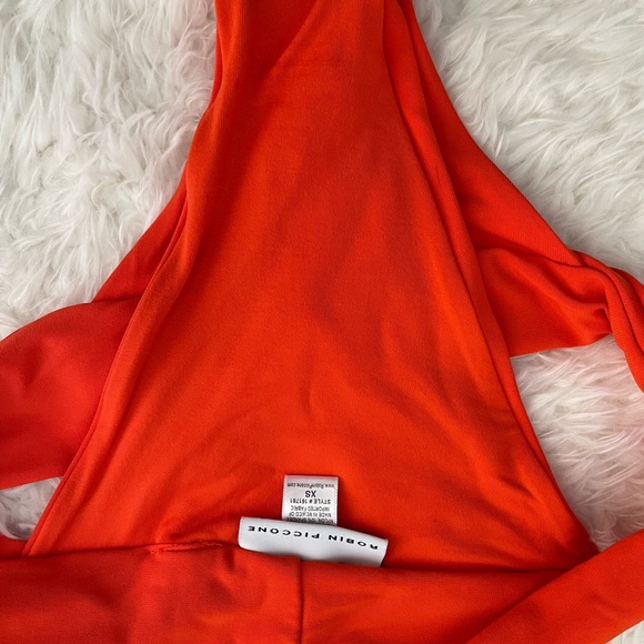 Robin Piccone Bikini - Picture 5 of 9